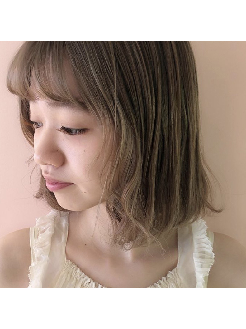 beige eyelash